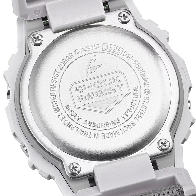 DW-5600MNC-7A8 - G-Shock Cierre Magnético